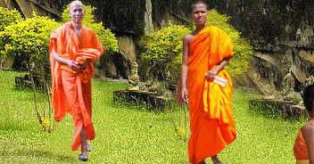 buddhist-monks.jpg